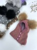Susegamas žieminis vilnos  šalmukas ,,su burbuliukais" su bumbulais, 6 spalvos 