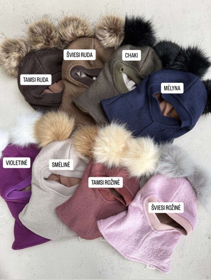 Susegamas žieminis garintos vilnos šalmukas su bumbulais, 8 spalvos Susegamas žieminis garintos vilnos šalmukas su bumbulais, 8 spalvos