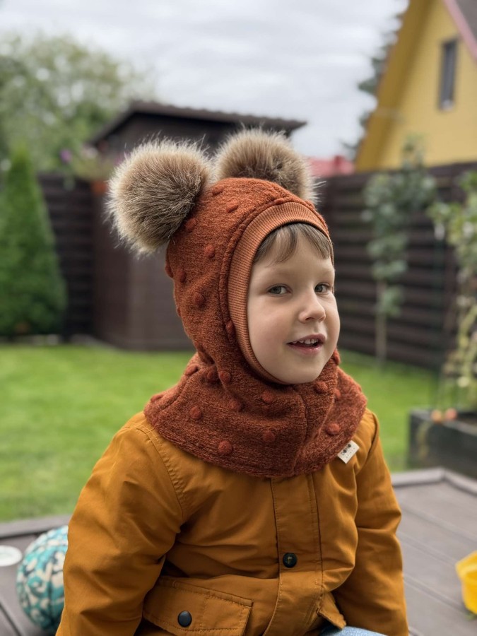 Žieminis vilnos  šalmukas ,,su burbuliukais" su bumbulais, 10 spalvų