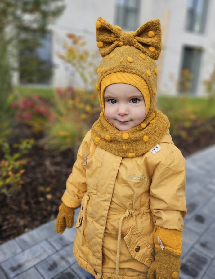 Žieminis vilnos šalmukas ,,su burbuliukais" su kaspinu, 10 spalvų Žieminis vilnos šalmukas ,,su burbuliukais" su kaspinu, 10 spalvų
