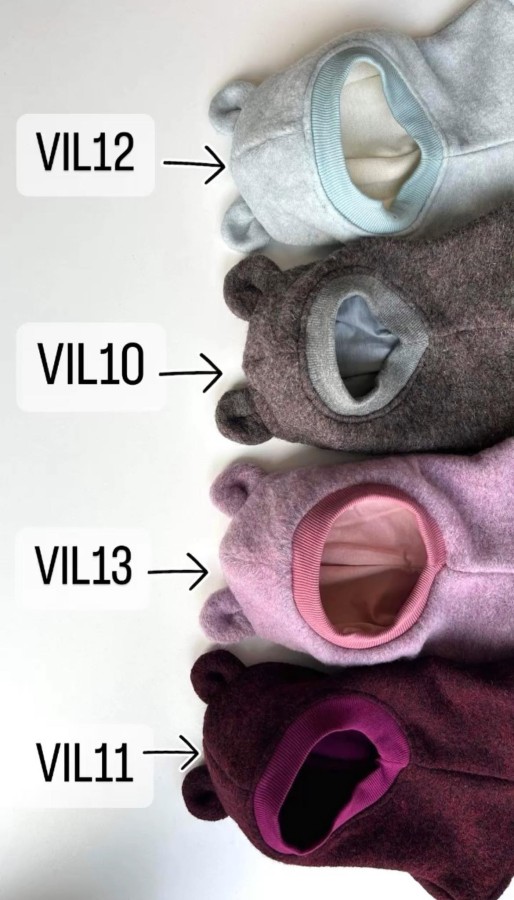 Žieminis vilnos šalmukas su bumbulais,4 spalvos